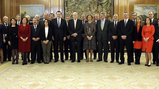 El Rey presidió sentado la jura o promesa de los nuevos miembros del CGPJ