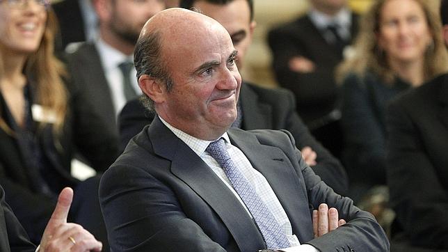 De Guindos: «La percepción de España es mucho mejor y las tres agencias lo han recogido»