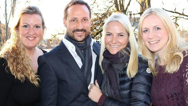 Hakoon y Mette-Marit de Noruega desmienten su crisis con una foto