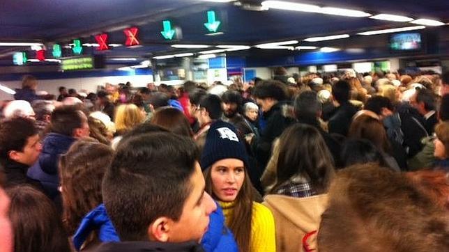 Metro de Madrid refuerza el servicio hasta un 21% durante las fiestas de Navidad