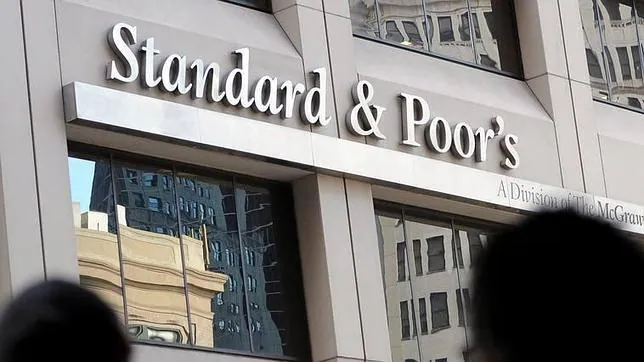 Standard & Poor's mejora la nota de Canarias, pero advierte de que podría bajar