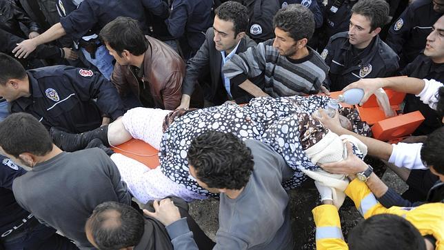 Los damnificados del terremoto de Van, Turquía, cien días en huelga de hambre