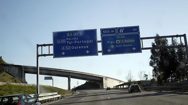 El Puente de la Constitución deja un muerto en 73 accidentes en Galicia