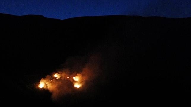 Un incendio calcina 20 hectáreas en pleno diciembre en Vilariño de Conso