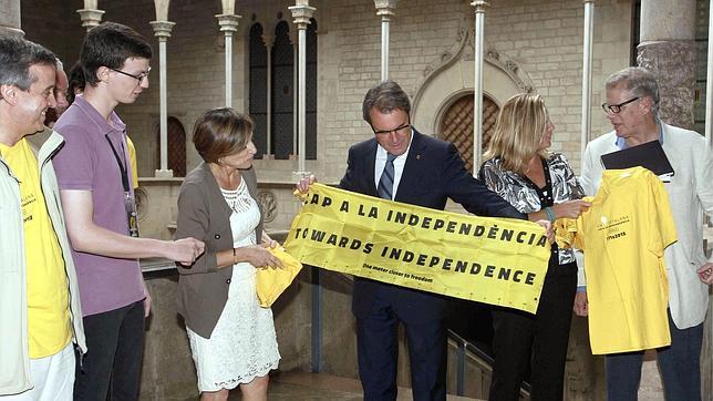 Forcadell exige una pregunta clara y rechaza que hable de un «estado propio»