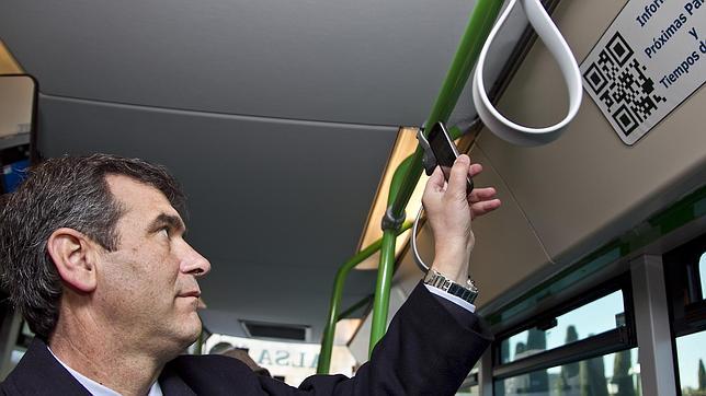 El PSOE pide la dimisión de Román e IU tacha de «vergonzoso» el acto del martes