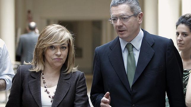 Valenciano salta al ataque personal y culpa a Gallardón de «amenazar y agredir» a las mujeres