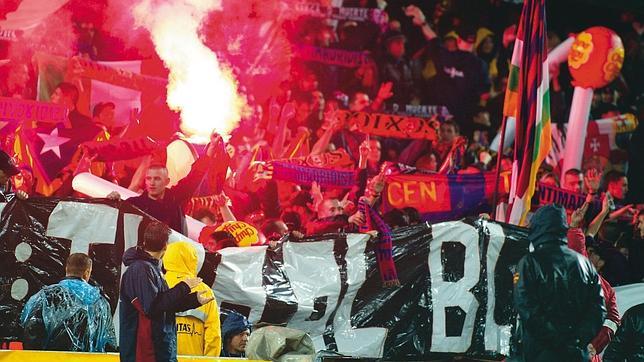 La lucha de los clubes de fútbol por acabar con sus grupos ultras