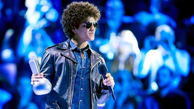 Bruno Mars, Artista del Año