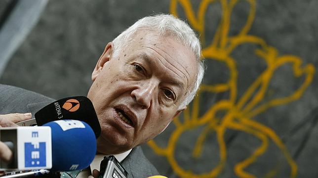 Margallo pide a la Generalitat que informe de las consecuencias de salir de la UE
