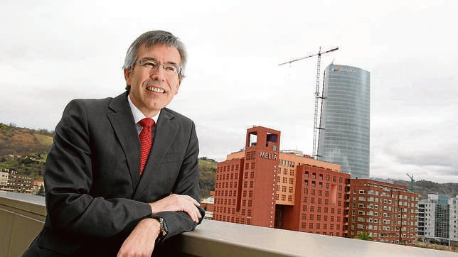 Eroski quiere traspasar parte de su deuda a un «banco malo»