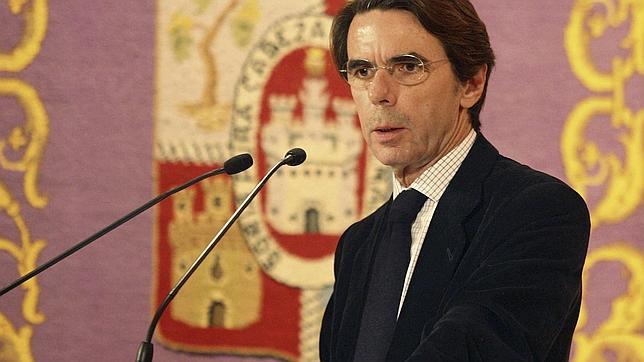 Aznar niega haber presionado a Blesa para conseguir favores