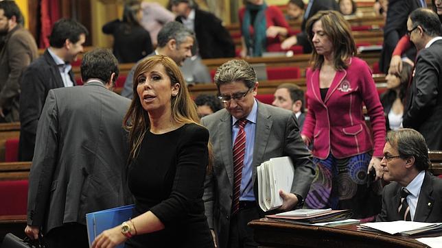 Camacho recuerda a Mas que puede ser inhabilitado si incumple la Constitución