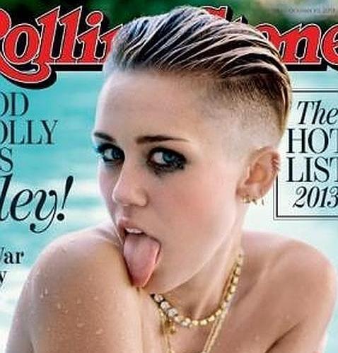 ¿Por qué Miley Cyrus saca la lengua en todas sus fotos?