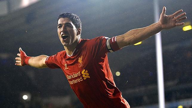 Luis Suárez renueva con el Liverpool