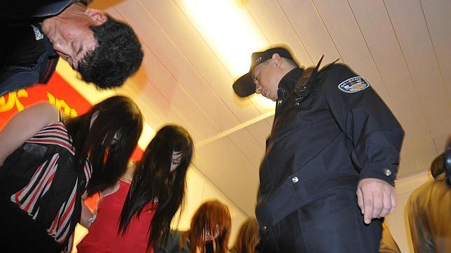 Las prostitutas chinas encarceladas, obligadas a pagar la estancia en prisión