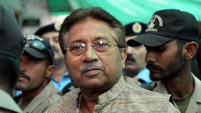Desactivan una bomba en el camino de Musharraf al tribunal