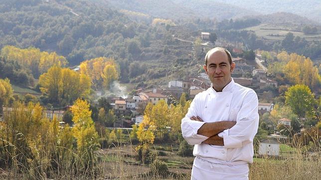 Ignacio Echapresto, frente a la sierra de Moncalvillo
