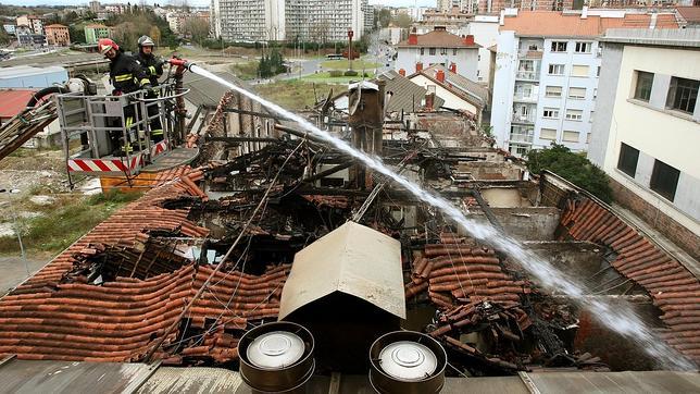 El Gobierno vasco ofrece viviendas sociales a los afectados por el incendio de Pasajes