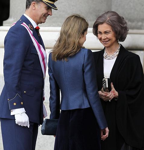 La Reina se apunta a la moda del «nail art»