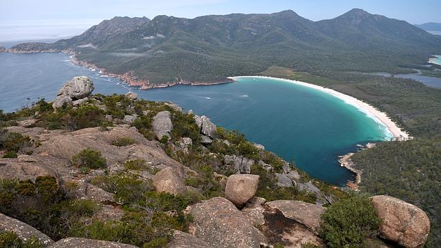 La Bahía de la Copa de Vino, en Tasmania, generalmente considerada una de las mejores playas del mundo