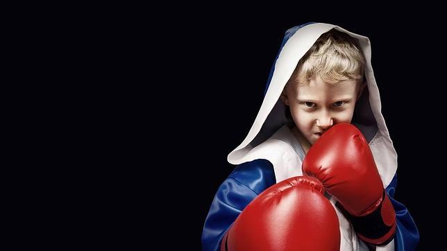 ¿Es tu hijo un pegón? Te damos 8 pautas para solucionarlo