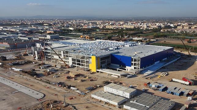 Ikea recibe 100.000 solicitudes para los 400 empleos de su tienda en Valencia