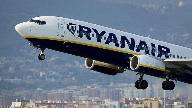 Ryanair regresa a España: abre nuevas rutas para frenar la caída de pasajeros