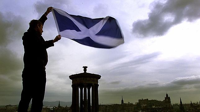 Londres ve «inverosímil» que una Escocia independiente se integre en la UE en 2016