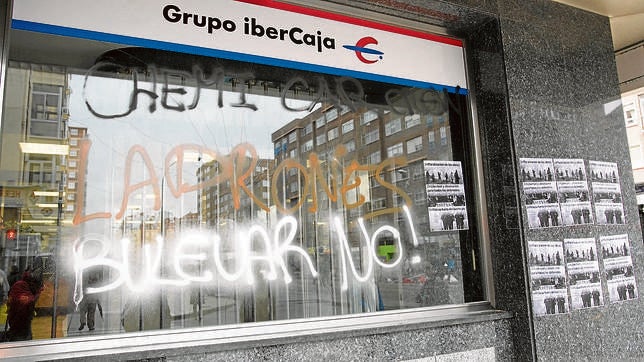 Empleados de banca reconocen que se engañó para vender más productos