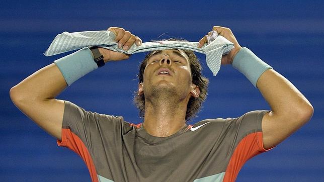 Nadal elimina a Monfils por la vía rápida