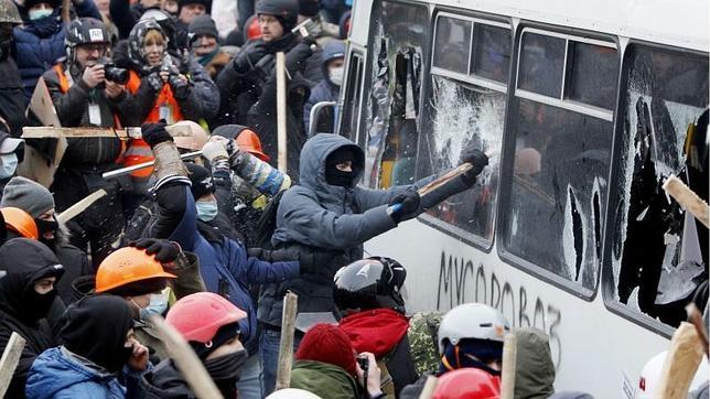 Más de 100.000 manifestantes demandan en Kiev la dimisión de Yanukovich