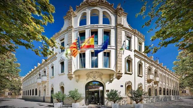 Así es el hotel donde se alojan George Clooney y Hugh Laurie en Valencia