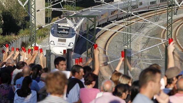 El PSdeG acusa a partidos como BNG y EU de buscar réditos con la tragedia de Angrois