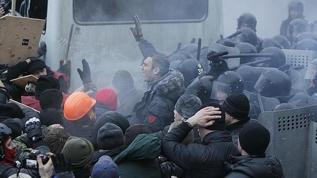 Yanukovich crea un grupo de trabajo para frenar la crisis política en Ucrania