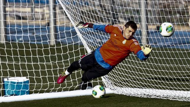 Casillas busca récords cuando menos juega