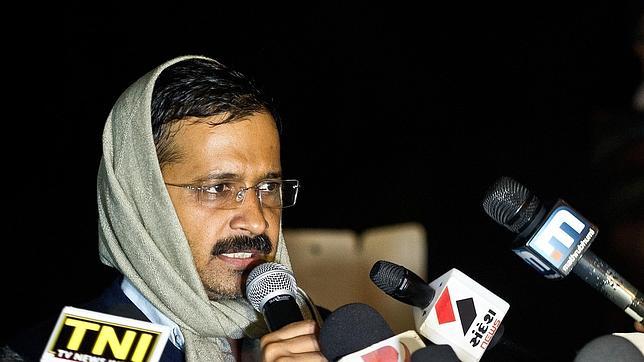 Sentada del alcalde «anarquista» de Nueva Delhi para protestar contra la Policía