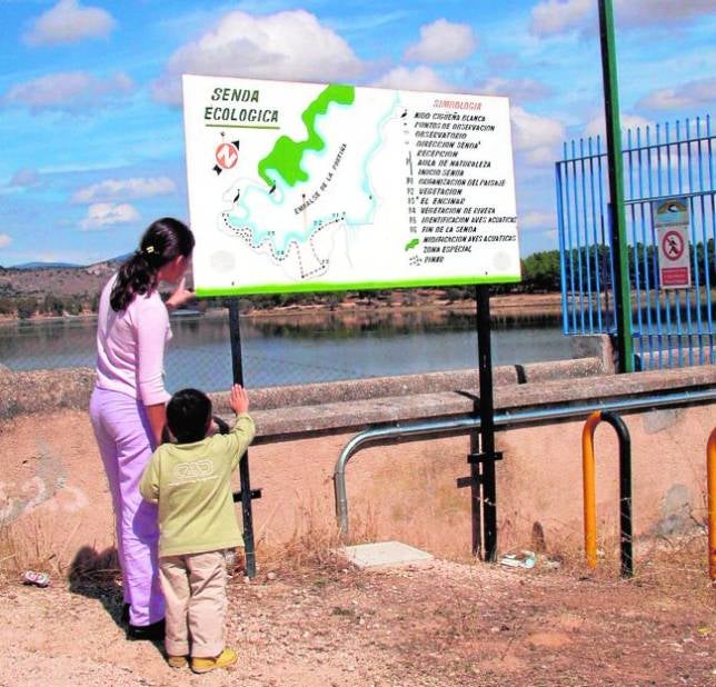 IU pide la reforestación del embalse de La Portiña