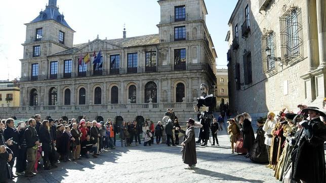 Un pasacalles con música y danzas en el Casco para celebrar el Año Greco