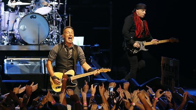 Bruce Springsteen celebra en Sudáfrica el «milagro» que obró Mandela