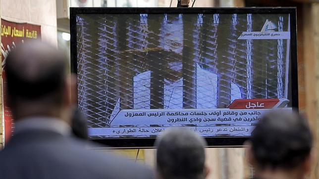 Egipto juzga a Mursi por escapar de prisión en 2011