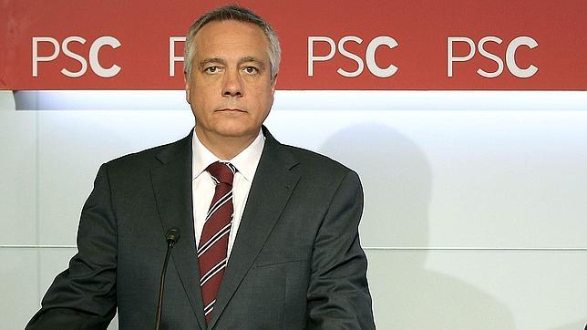 Navarro ve «irresponsable» que el único plan de Rajoy sea «un portazo»