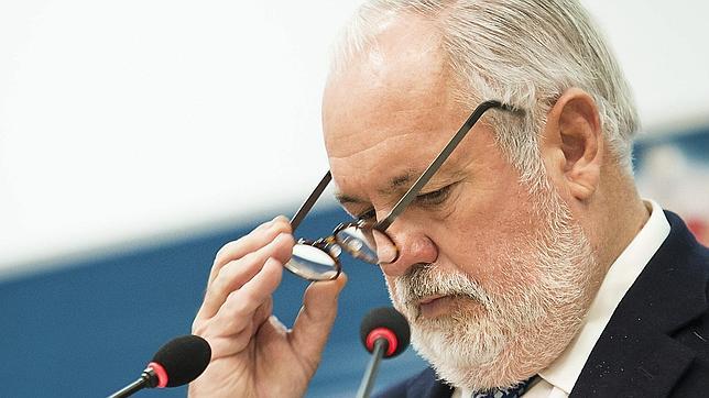 Cañete: «He tenido dos buenos maestros para ser fuertes en Europa: Aznar y Rajoy»
