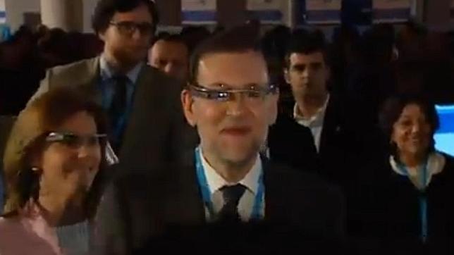 Rajoy ve «muy bien» el futuro del PP con las gafas de Google