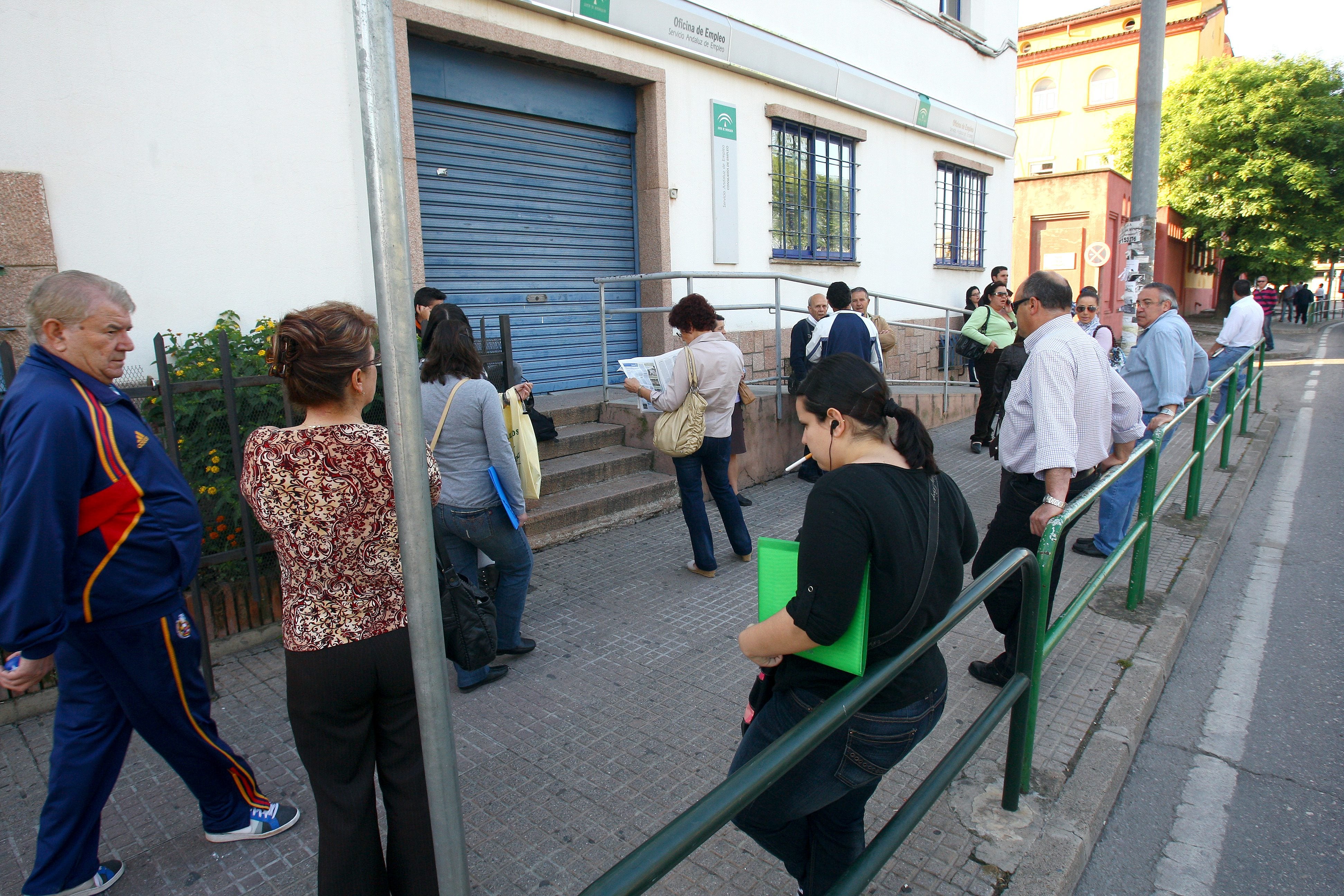 Hace 44 años que el paro no baja en enero