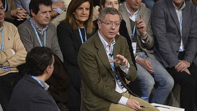 Gallardón afirma que será el daño psicológico de la madre y no la malformación del feto lo que autorizará el aborto