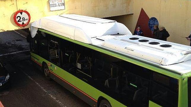 El puente «engulle-camiones» de Leganés