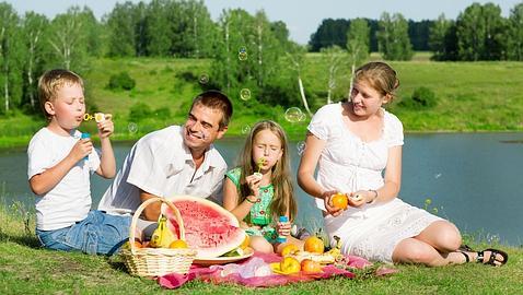 ¿Es aconsejable comer al sol o debe evitarse para facilitar la digestión?