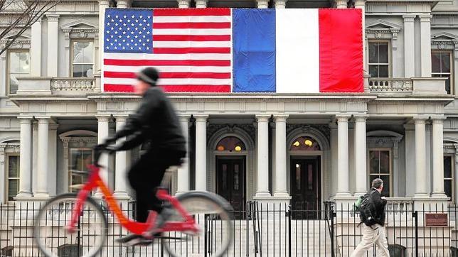 Hollande aterriza en Washington para una visita de Estado de tres días