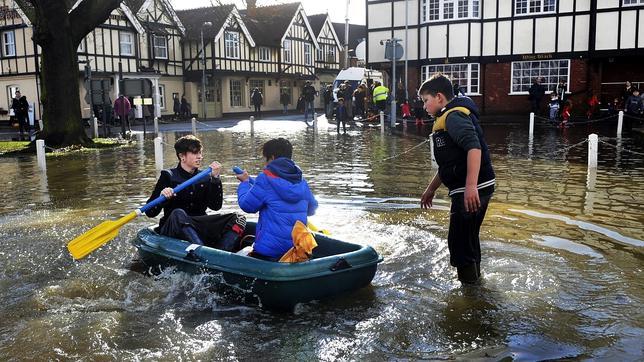 Un Támesis convertido en mar al sur de Londres